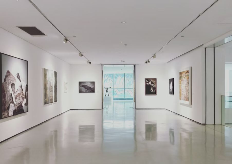 art gallery date idea